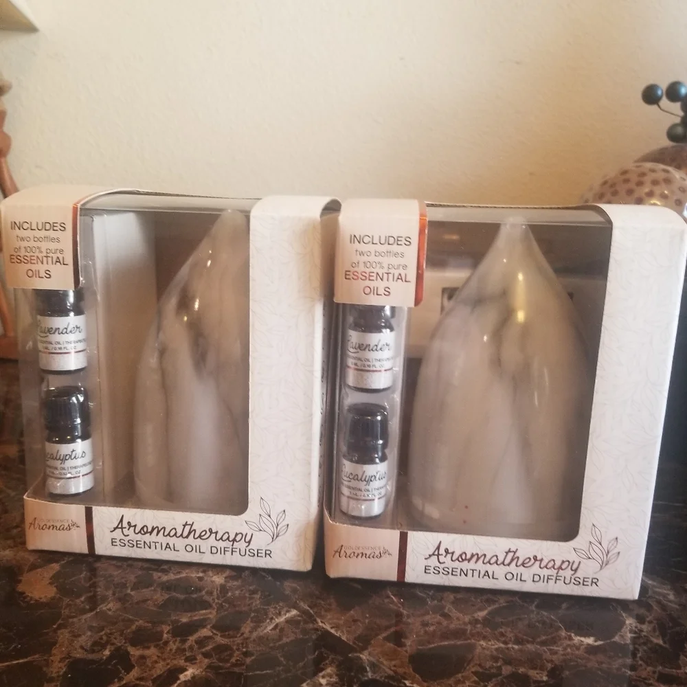 Two Aromatherapy Essential Oil Diffusers New - Picture 2 of 5